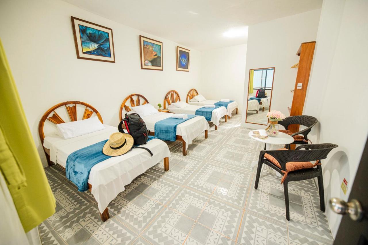 Hostal Gardner Galapagos Puerto Ayora  Buitenkant foto