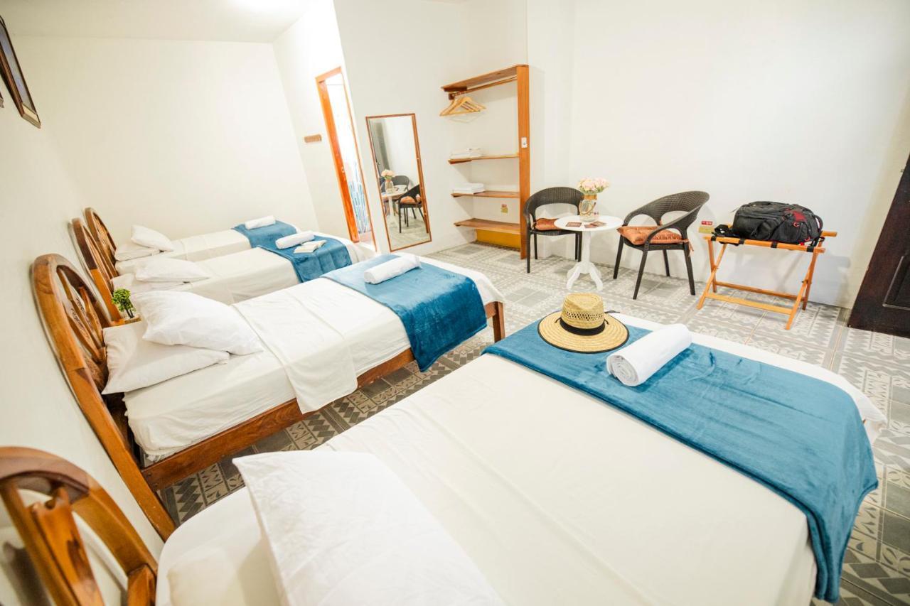Hostal Gardner Galapagos Puerto Ayora  Buitenkant foto