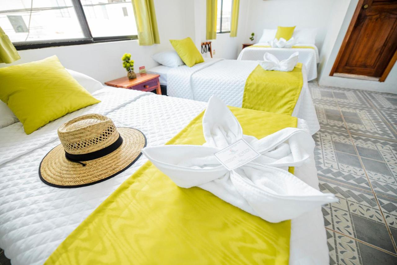 Hostal Gardner Galapagos Puerto Ayora  Buitenkant foto