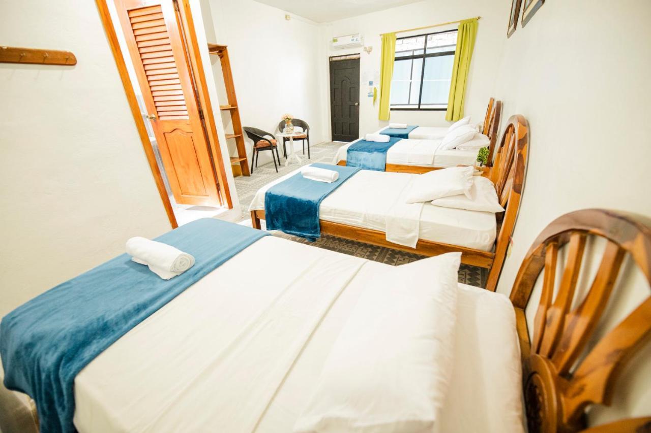 Hostal Gardner Galapagos Puerto Ayora  Buitenkant foto