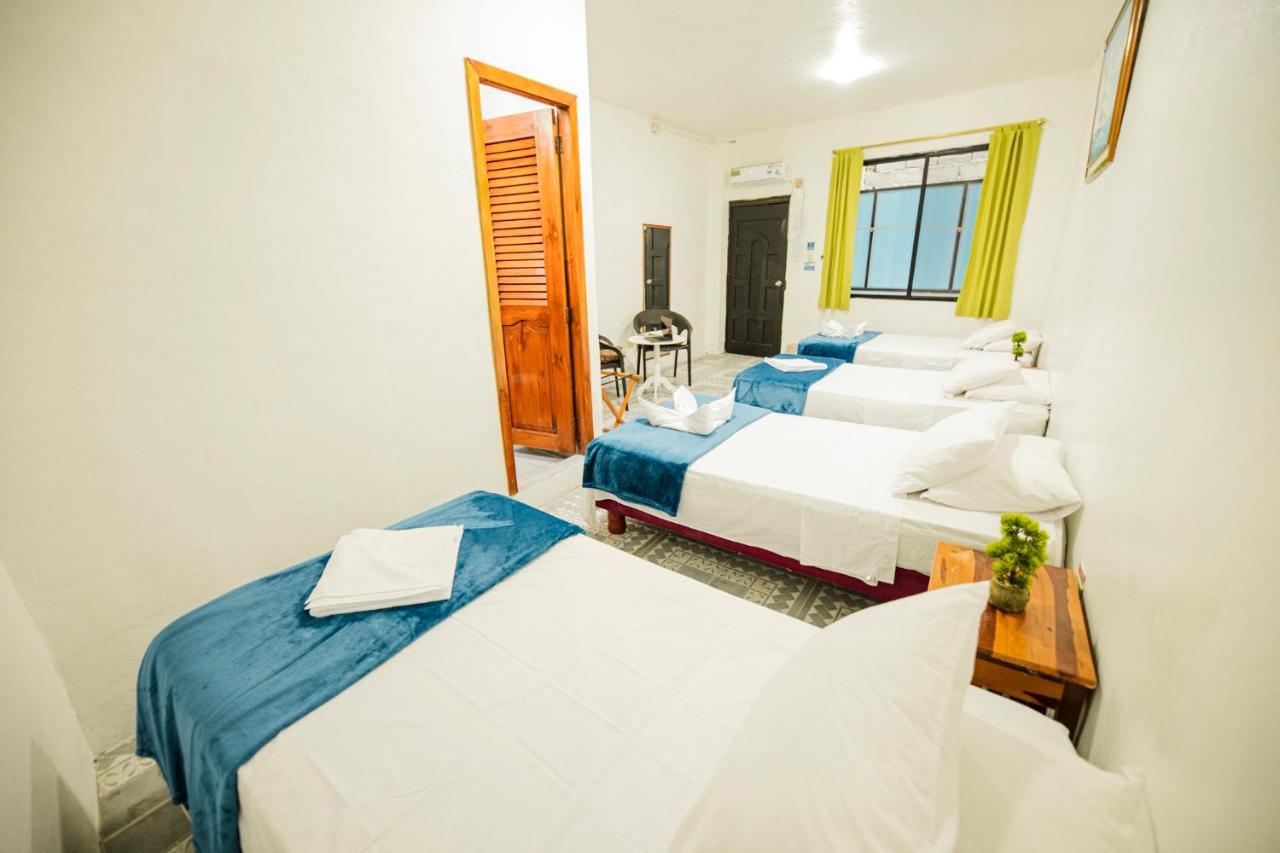 Hostal Gardner Galapagos Puerto Ayora  Buitenkant foto