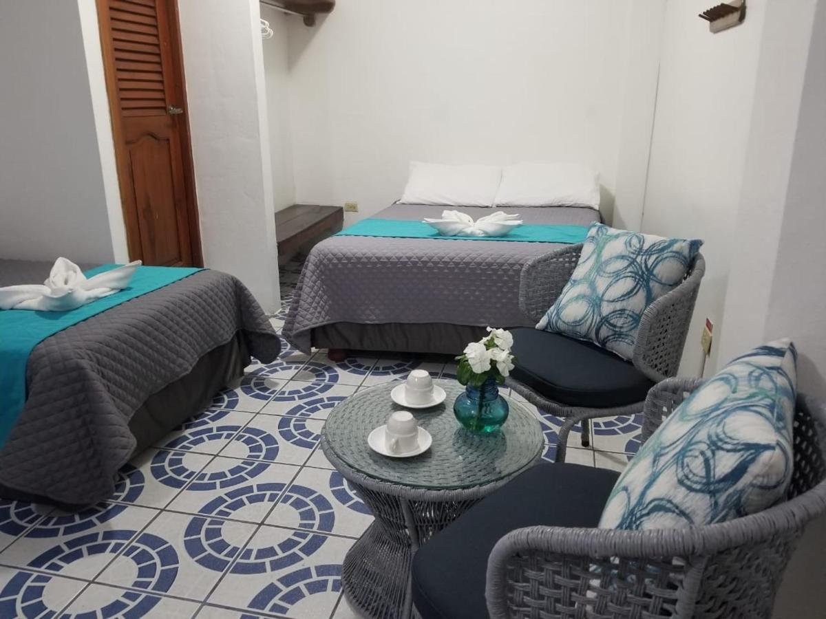Hostal Gardner Galapagos Puerto Ayora  Buitenkant foto