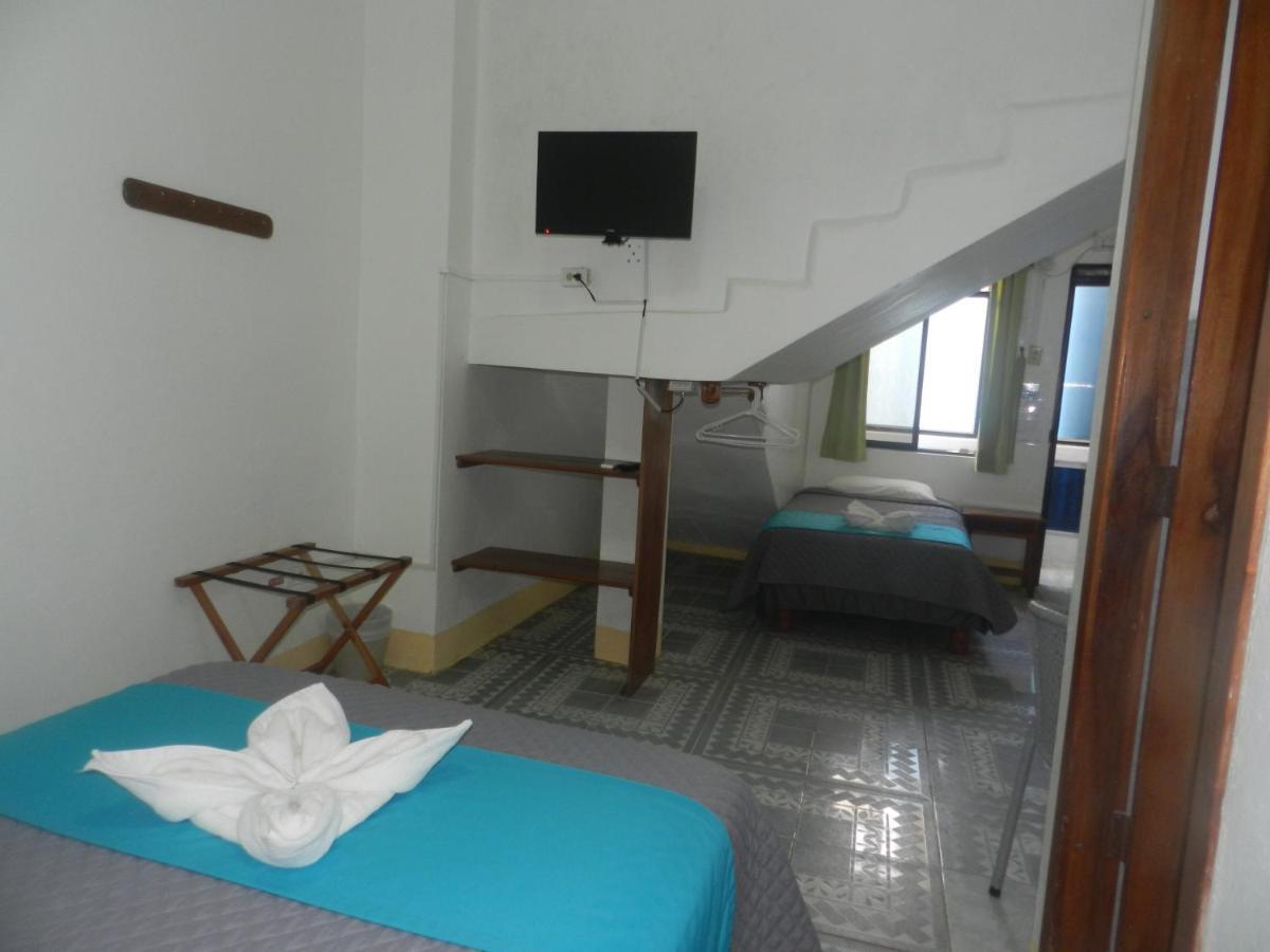 Hostal Gardner Galapagos Puerto Ayora  Buitenkant foto