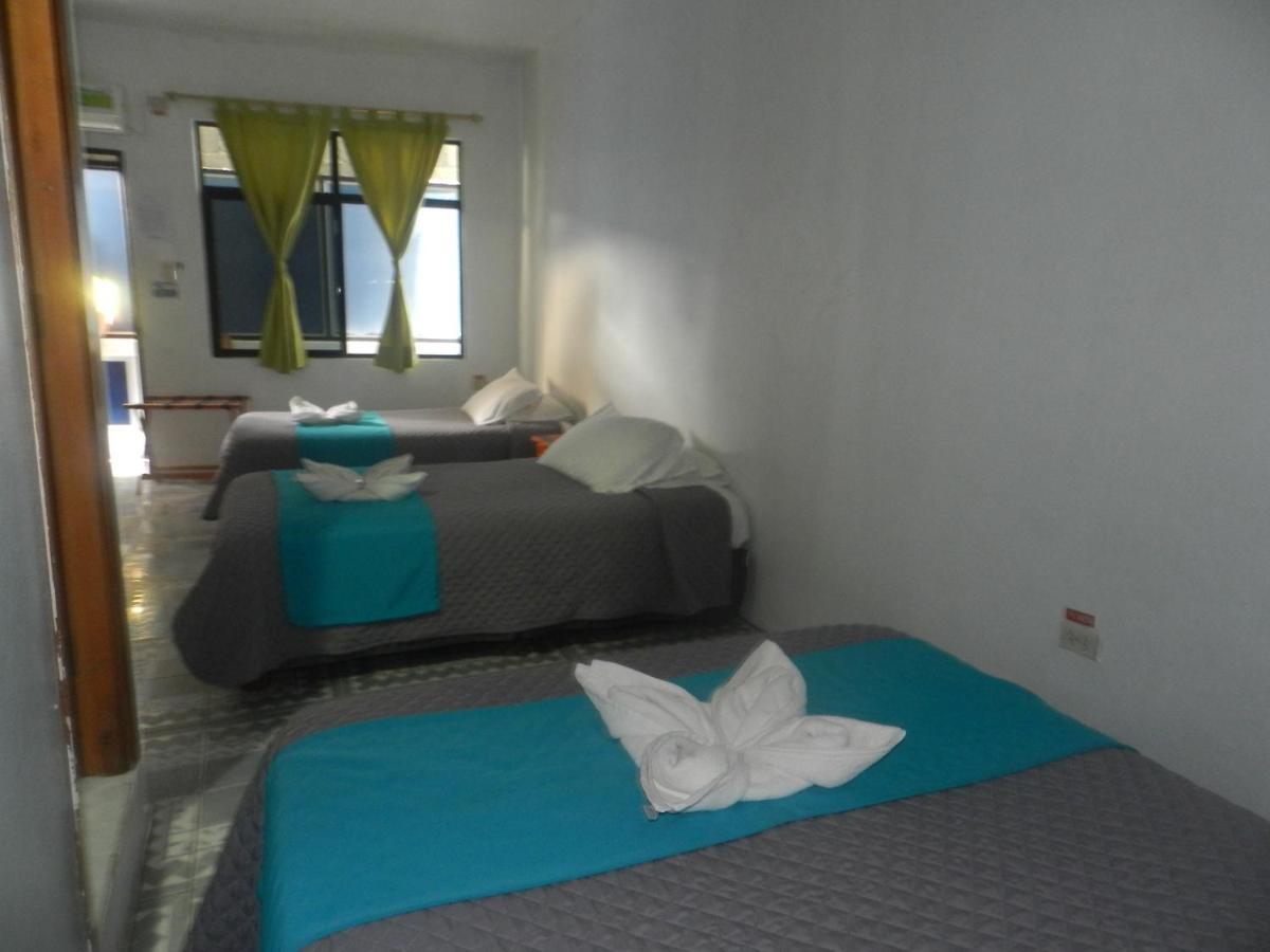 Hostal Gardner Galapagos Puerto Ayora  Buitenkant foto
