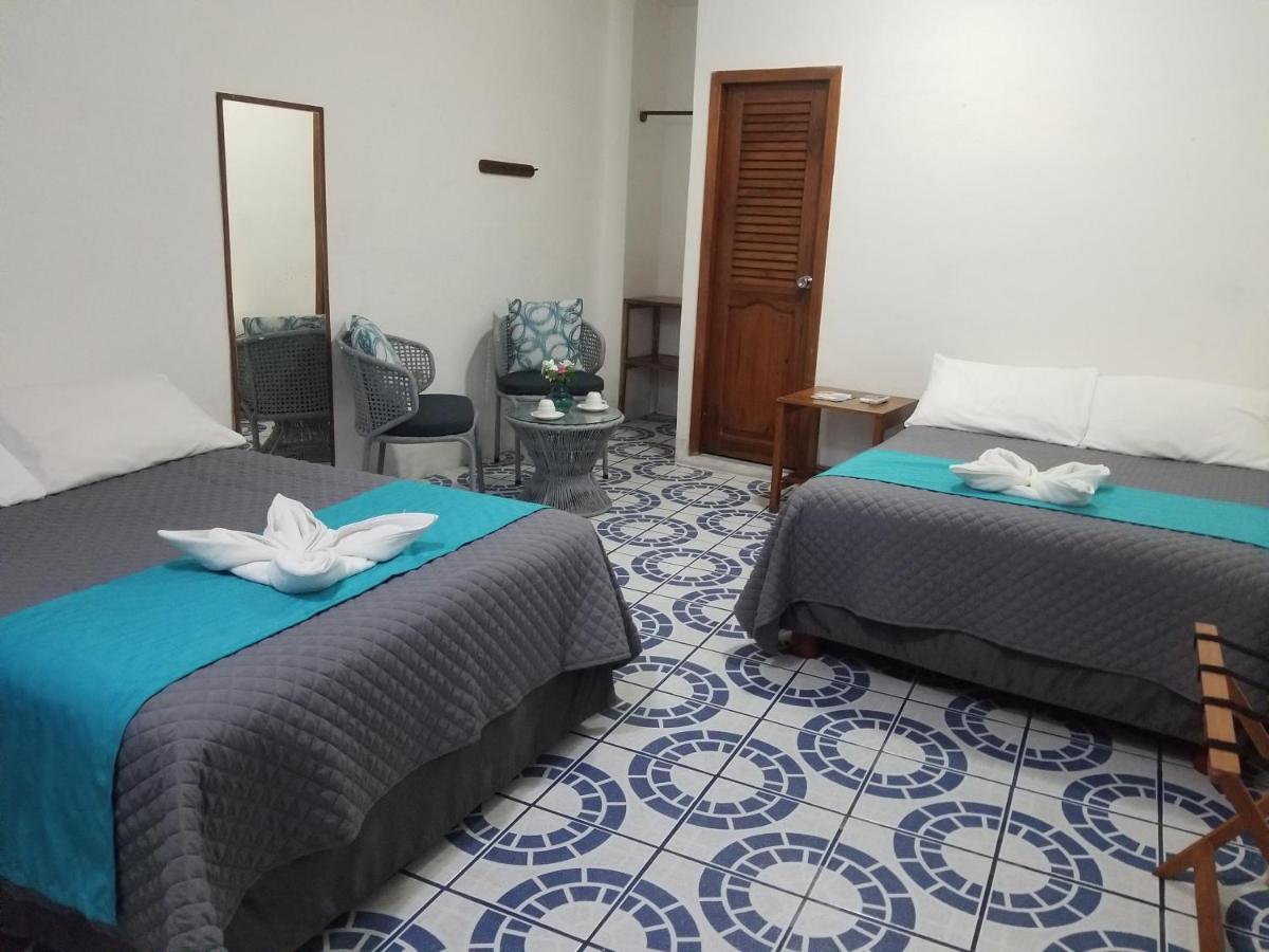 Hostal Gardner Galapagos Puerto Ayora  Buitenkant foto